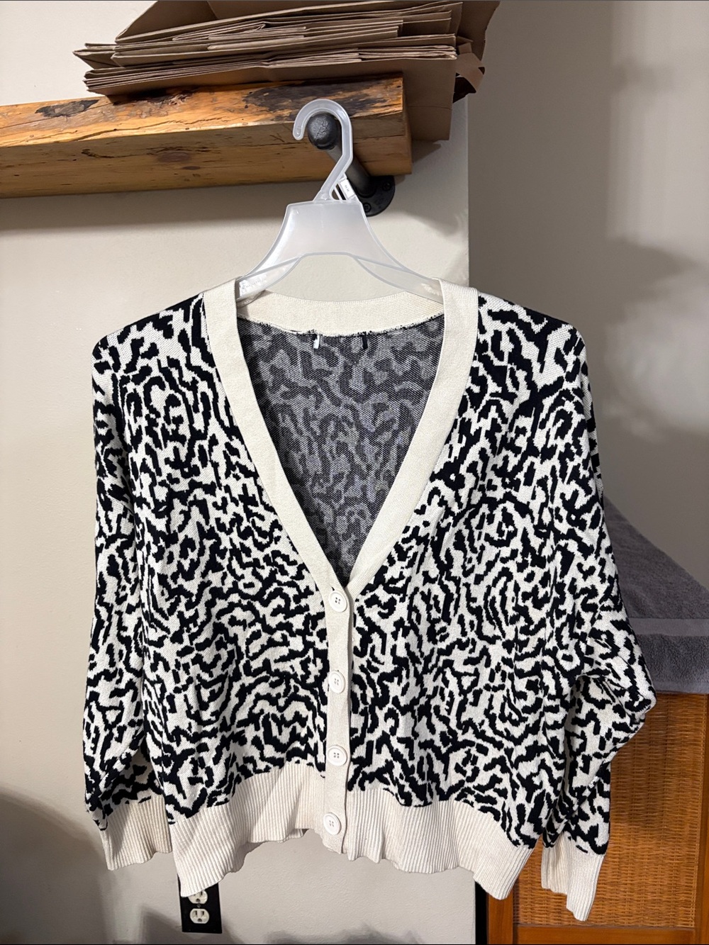 Black & Cream Animal Print V‑Neck Button Cardigan